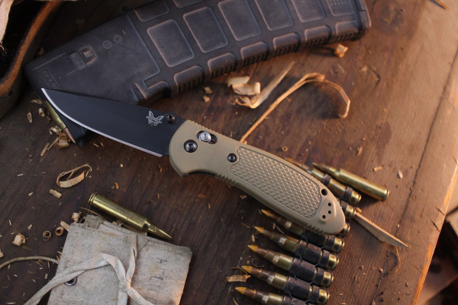 Benchmade Griptilian 3.45&quot; AXIS Lock Folder / Sand Polymer / Black S30V ( Pre Owned )
