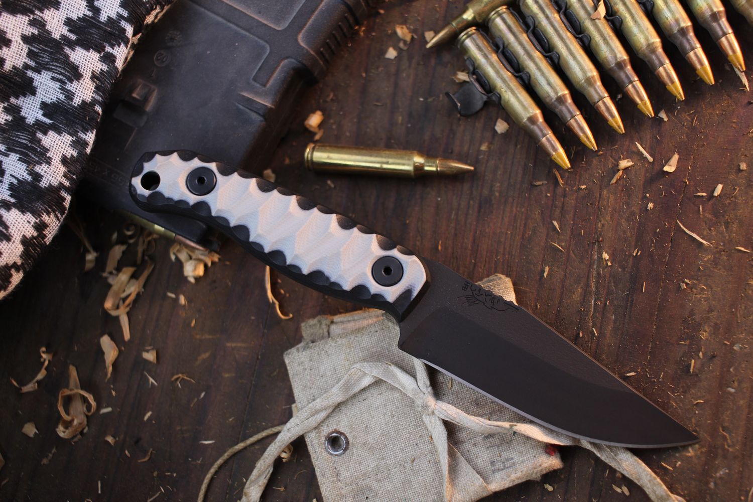 Half Face Blade Featherlight 3.35” Fixed Blade / Black &amp; White G-10 / Armor Black Cerakote S45VN