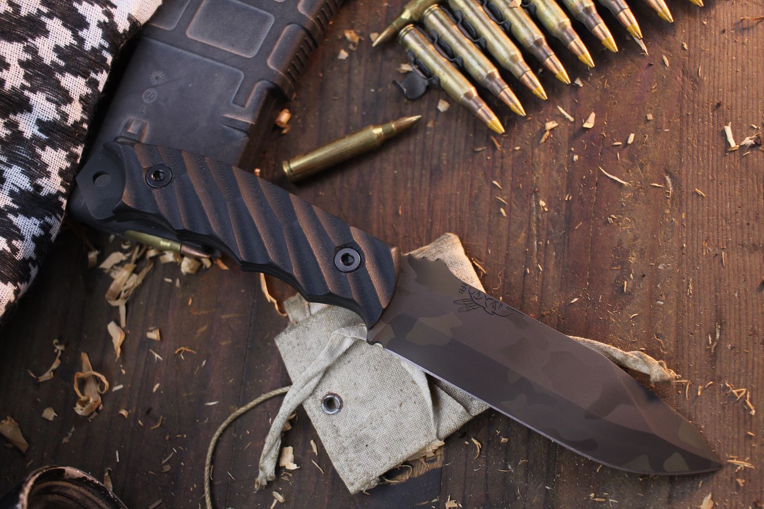Half Face Blade Disaster Breacher 4.7” Fixed Blade / Black G-10 / Black Multicam Cerakote CPM-3V