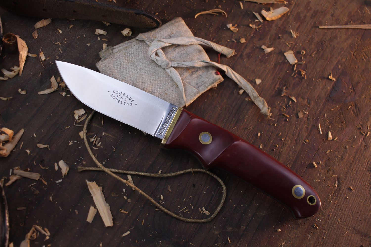 Schrade USA Classic 1976 RL-2  Loveless 3.5&quot; Fixed Blade / Red Delrin &amp; Brass Hilt / Satin 154CM ( Pre Owned )