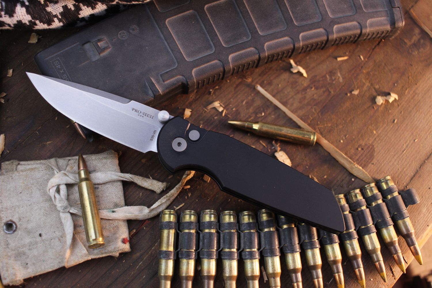 Pro-Tech TR-3 Integrity 3.5&quot; Button Lock Folder / Black Aluminum / Stonewashed S35VN 