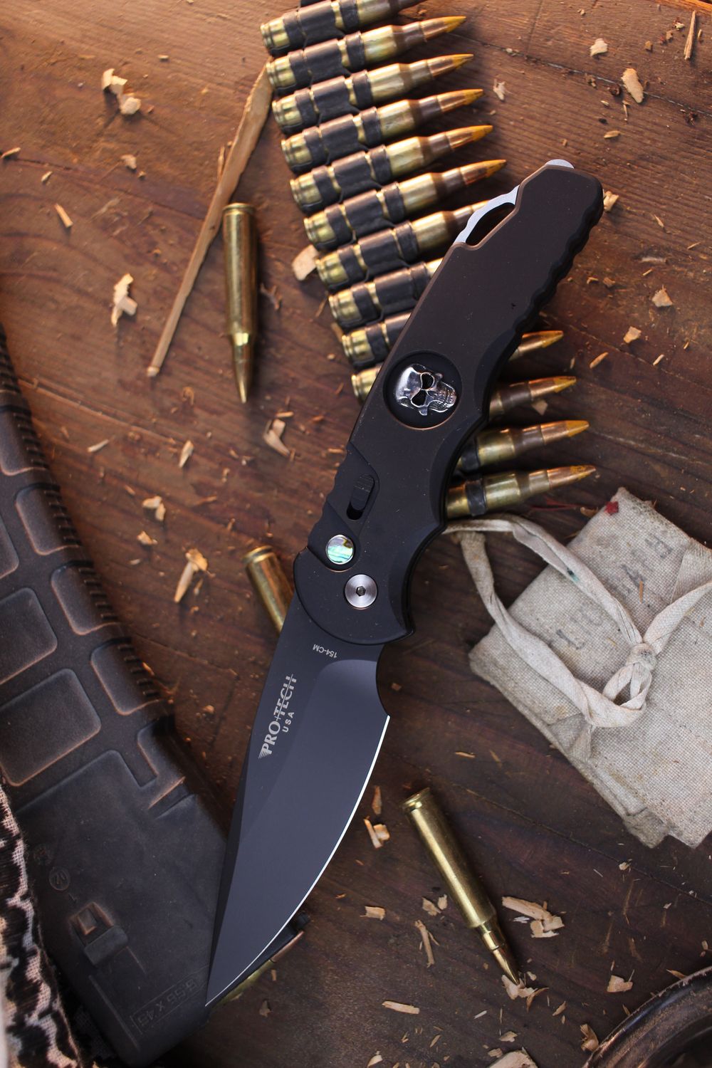 Pro-Tech TR-4 4&quot; Button Lock AUTO Folder / Black Aluminum &amp; Sterling Silver Skull Inlay / Black DLC 154CM