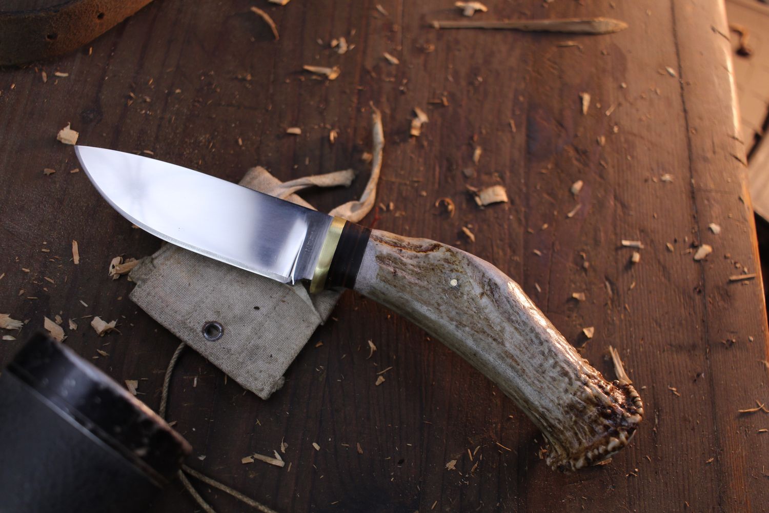 David Reed Jager Messer 4&quot; Fixed Blade / Deer Crown &amp; Brass Single guard / Satin D2