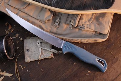 Benchmade Fishcrafter 7&quot; Fillet Knife / Depth Blue Santoprene / Stonewashed MagnaCut