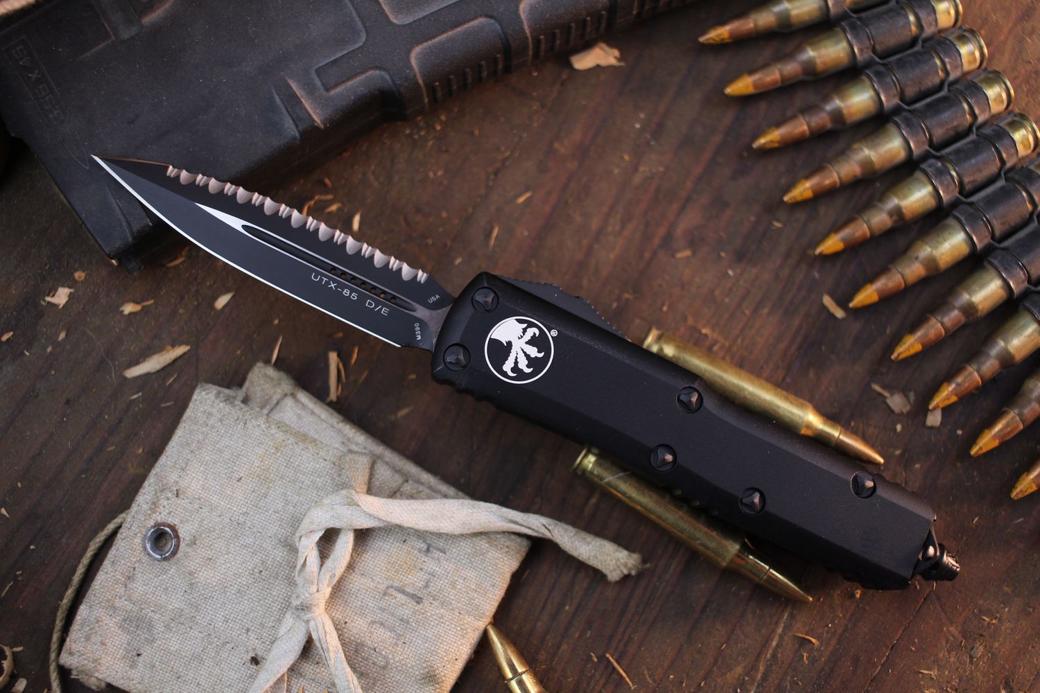 Microtech UTX-85 D/E 3&quot; OTF AUTO / Black Aluminum / Black Serrated Black