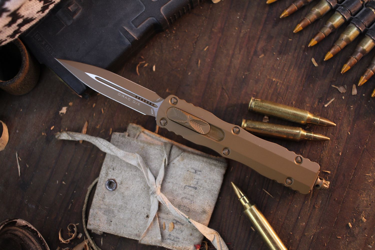 Microtech Dirac D/E 2.88&quot; OTF Auto / Tan Cerakote Aluminum / Tan Cerakote