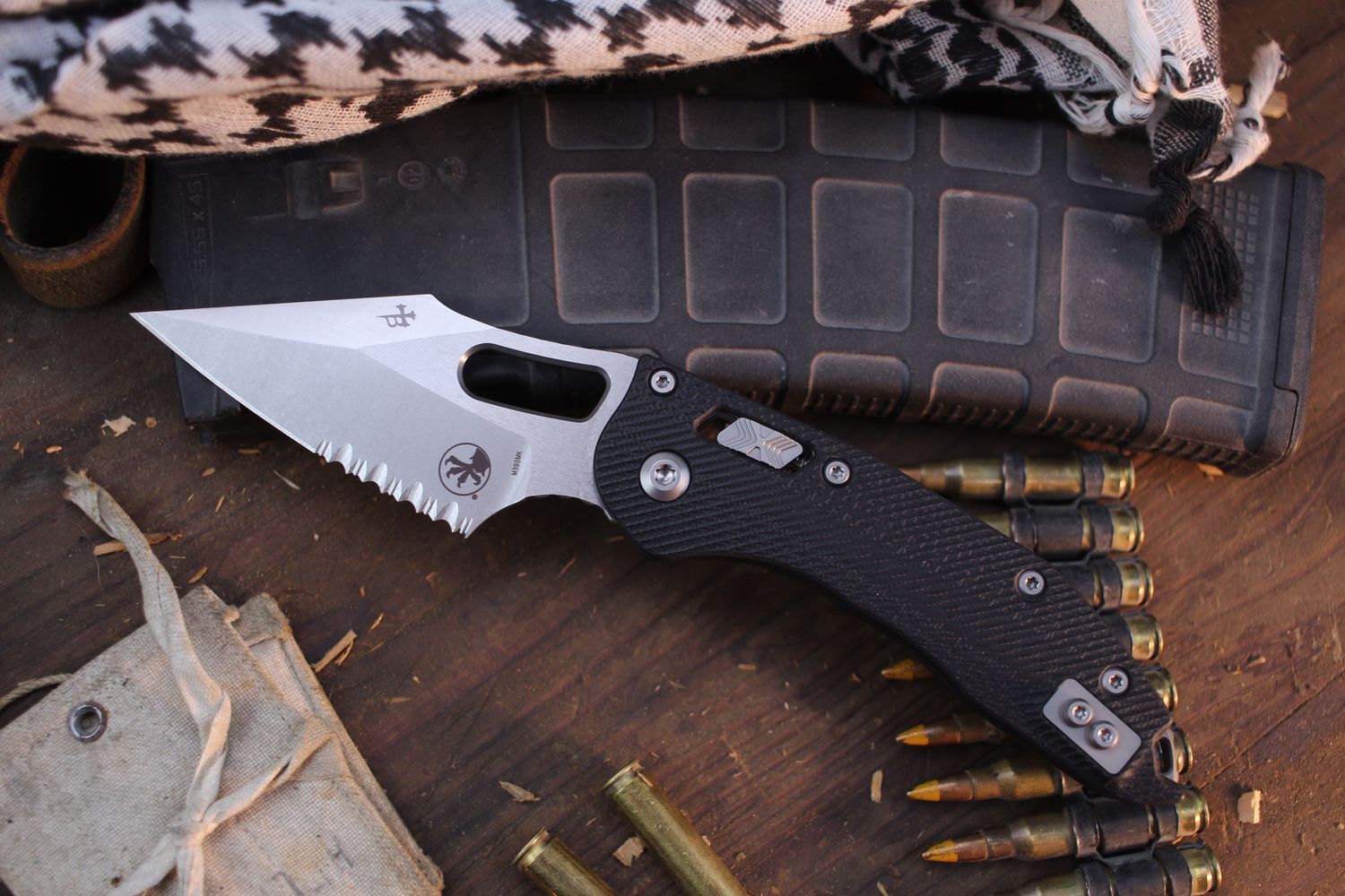 Microtech Stitch 3.625&quot; RAM-LOK Manual Folderr / Black Fluted G-10 / Apocalyptic Serrated Bohler M390M