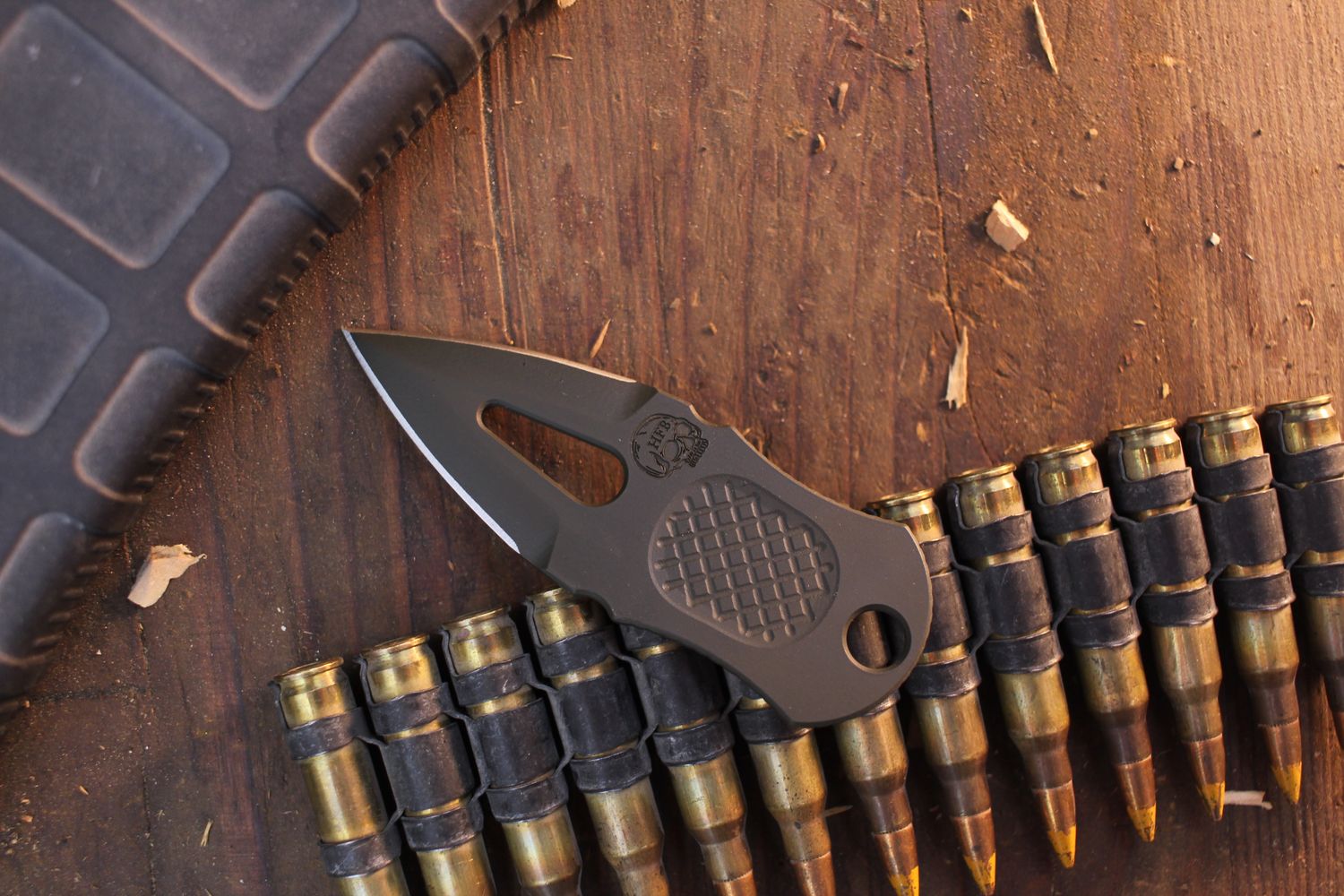 Half Face Blade Lapel 1.6&quot; Fixed Dagger / Black &amp; Gold Cerakote / Black &amp; Gold Cerakote S45VN