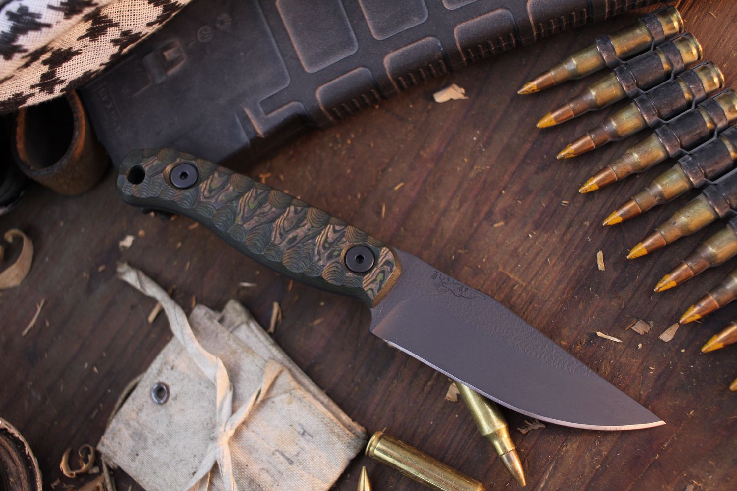 Half Face Blade Featherlight 3.35” Fixed Blade / Junglewear Carbon Fiber / Sniper Grey Cerakote S45VN