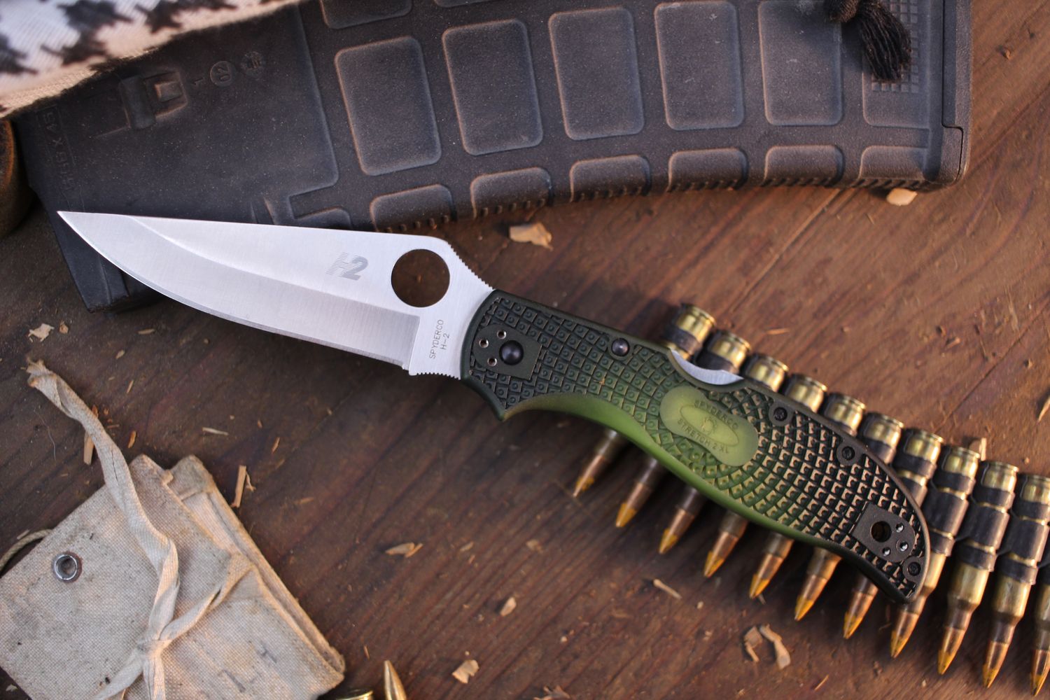 Spyderco Stretch 2 XL Lightweight Salt 3.99&quot; Lockback Folder / Yellow FRN / Satin H-2 ( Pre Owned )