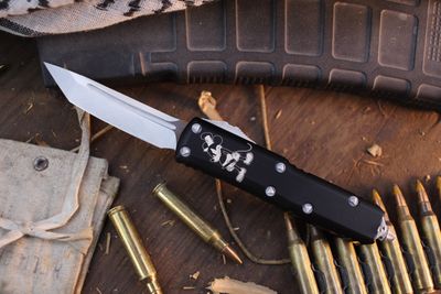 Microtech UTX-85 3.125&quot; T/E OTF Automatic Knife / Black Steamboat Willie / Distressed White ( Pre Owned )