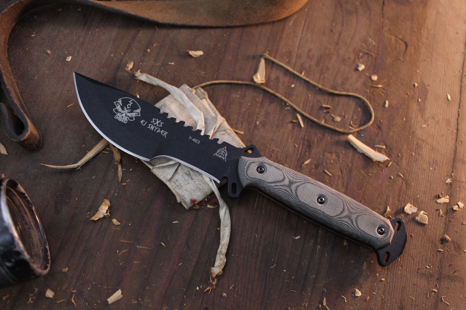 TOPS Knives Skullcrusher&#39;s X-treme Sidekick 5.25&quot; Fixed Blade / Black Linen Micarta / Black 1095 ( Pre Owned )