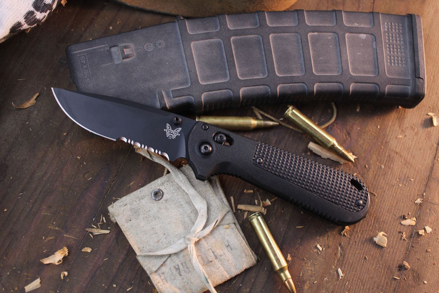 Benchmade Redoubt 3.55&quot; AXIS Folder / Black Grivory / Graphite Black Serrated CPM-D2 ( Pre Owned )