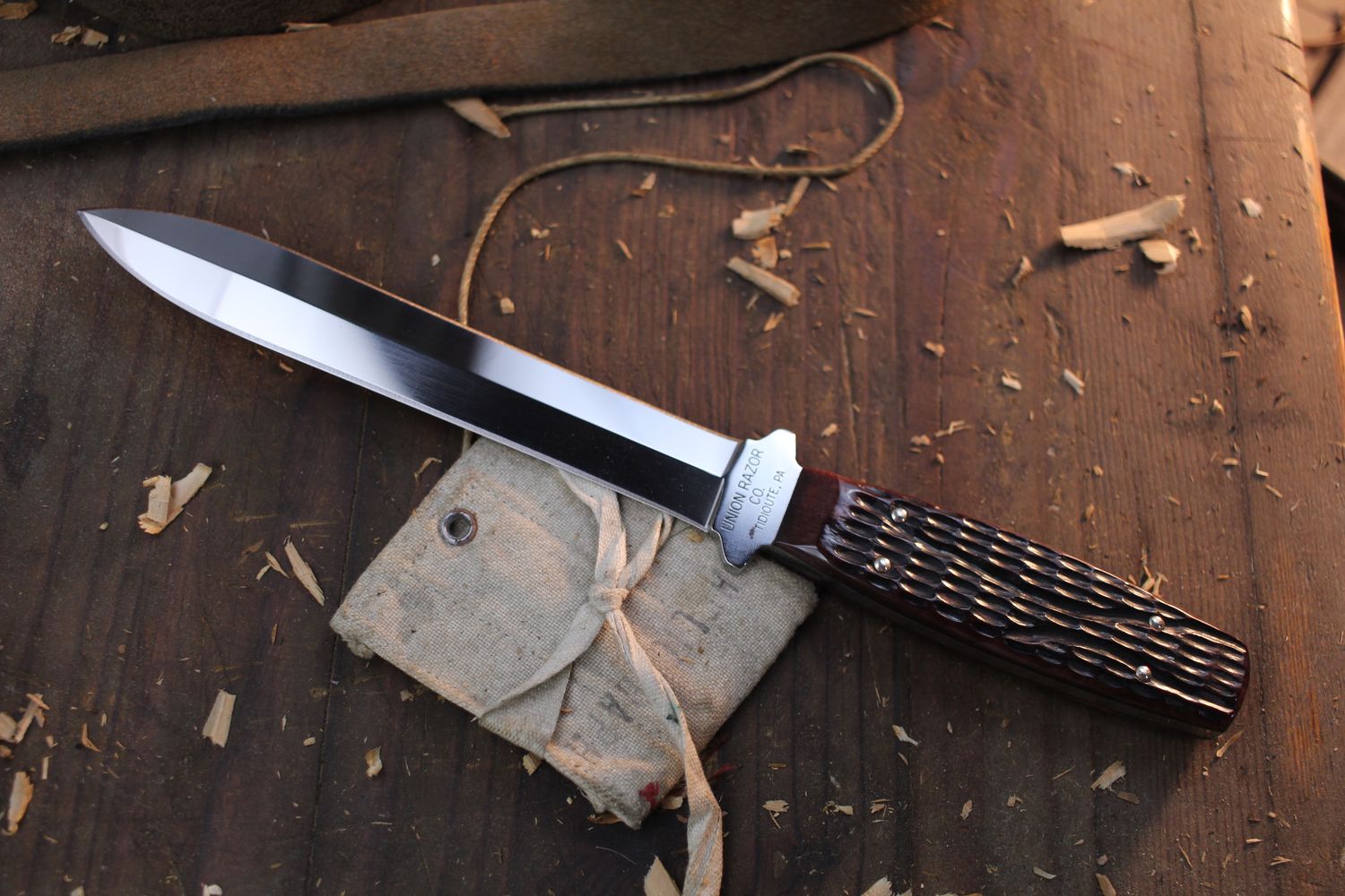 Union Cutlery Ka-Bar Pig Sticker 6.25 D/E Fixed Blade / Brown Worm Jigged Bone / Satin 1095 ( Pre Owned )