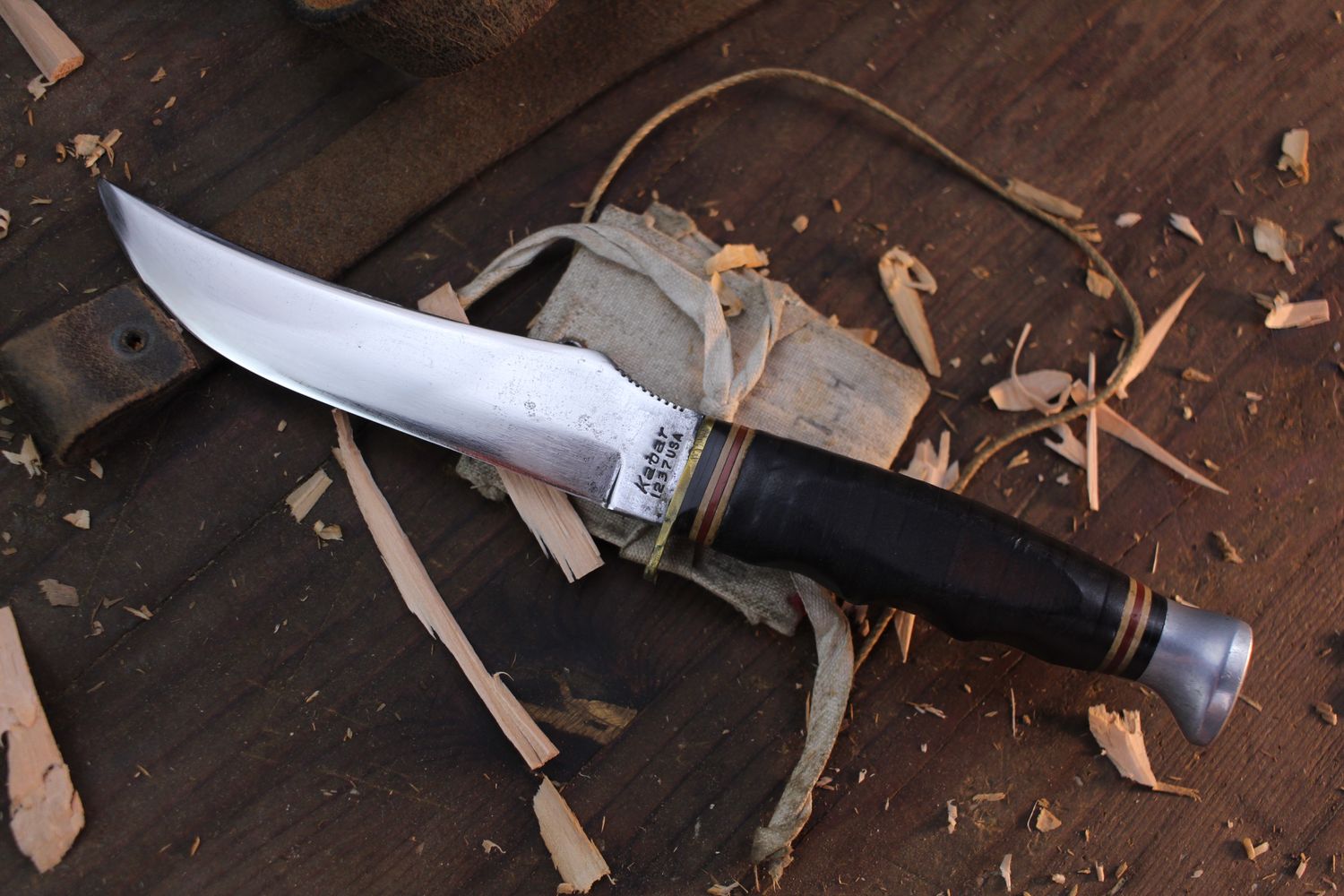 KA-BAR Vintage 1237 Large 5.25&quot; Skinner / Stacked Leather &amp; Brass Guard / Satin AUS-8A ( Pre Owned )