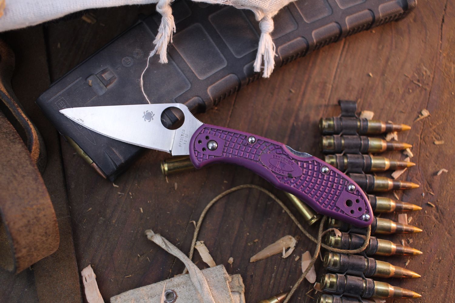 Spyderco Delica 4 2.8&quot; Lockback Folder / Purple FRN / Satin VG-10 ( Pre Owned )