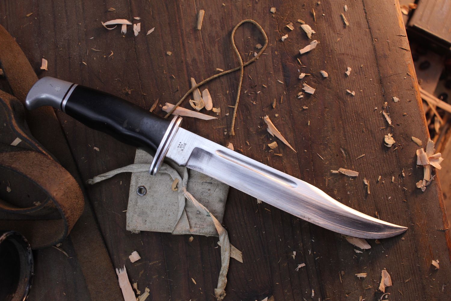 Buck Vintage 120 General 7.375&quot; Bowie / Black Phenolic Resin &amp; Aluminum / Satin 425M ( Pre Owned )