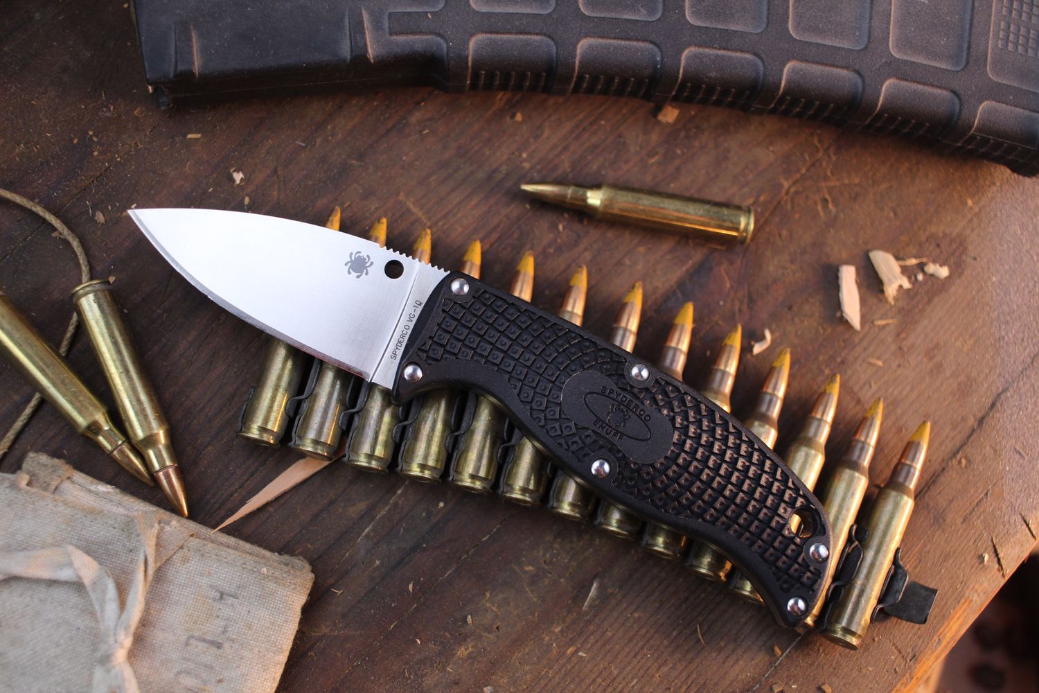 Spyderco Enuff 2.75&quot; Fixed / Black FRN / Satin VG-10 ( Pre Owned )