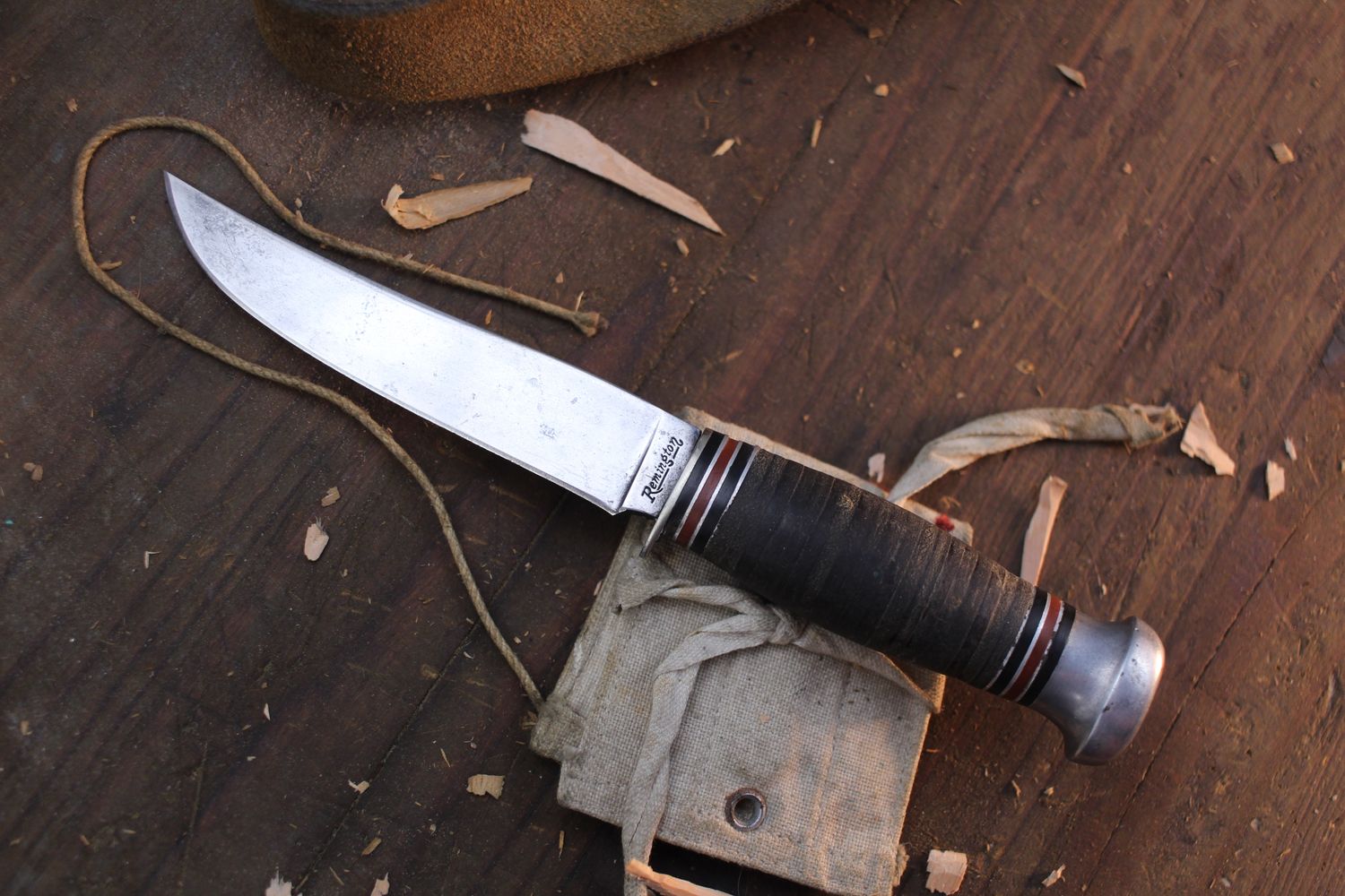 Remington Vintage RH70 4&quot; Skinner / Stacked Leather &amp; Aluminum / Satin High Carbon Steel ( Pre Owned )