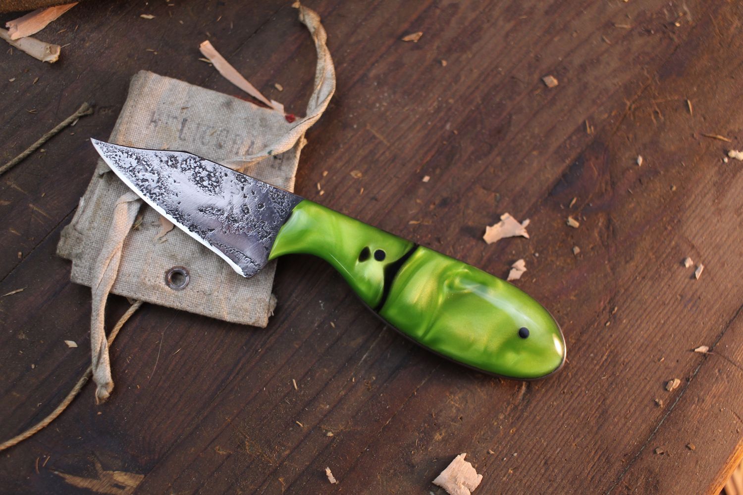 Ribsplitter Knifeworks 2.5&quot; Clip Point / Green Swirl Epoxy / Forge Finished 1095 ( Pre Owned )