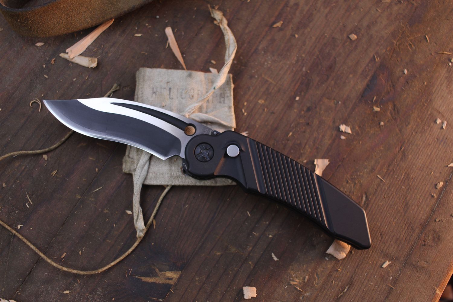 RatWorx Recurve 3.6&quot; Chain Driven Automatic Knife / Black Aluminum / Two-Tone CPM-154 ( Pre Owned )