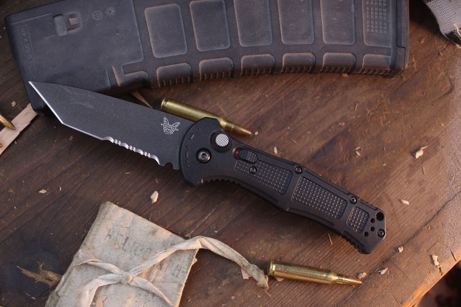 Benchmade Claymore Tanto 3.6&quot; Auto Buttonlock Folder / Black Grivory / Black Serrated CPM-D2 ( Pre Owned )