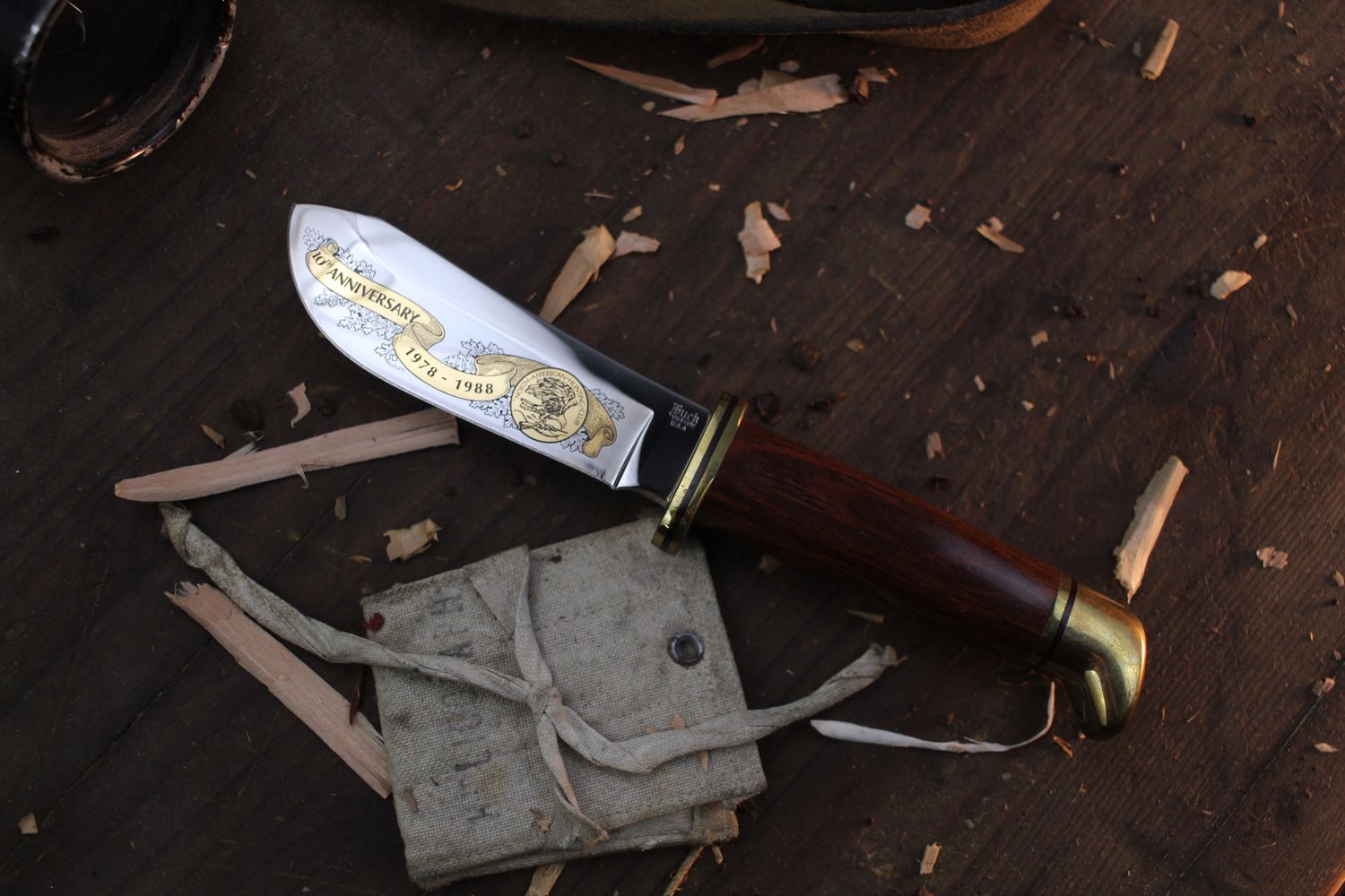 Buck 103 American Hunting Club 4&quot; Fixed Blade / Rosewood &amp; Brass / Stylized Commemorative Engraved 420HC ( Pre Owned )
