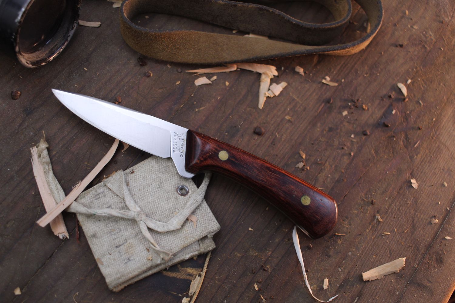 Western Early 80&#39;s W83 3.5&quot; Fixed Blade / Rosewood / Satin 440A Stainless ( Pre Owned )