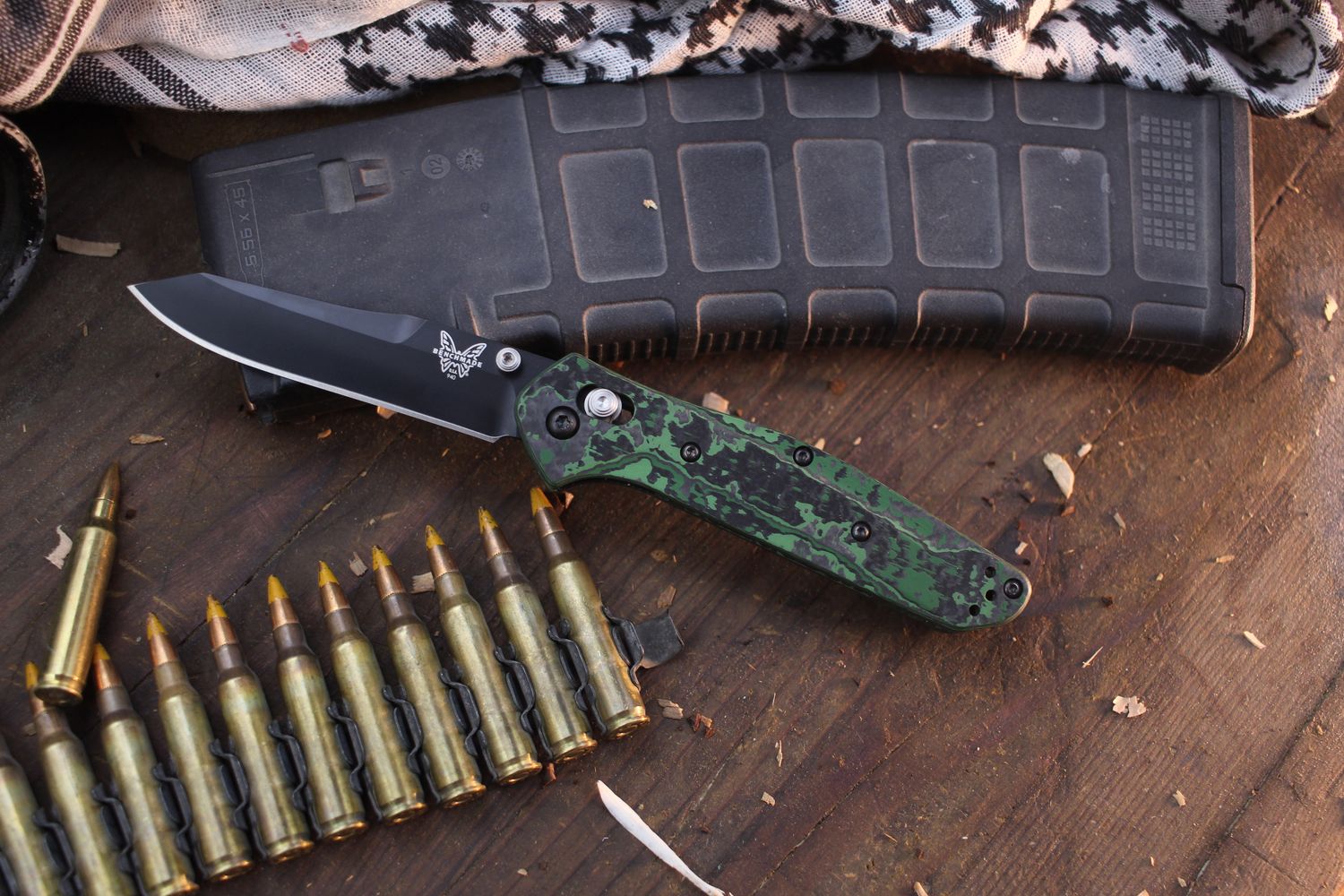 Benchmade Osborne 3.4&quot; AXIS Lock Folder / Jungle Wear Carbon Fiber / Black S90V ( Pre Owned )