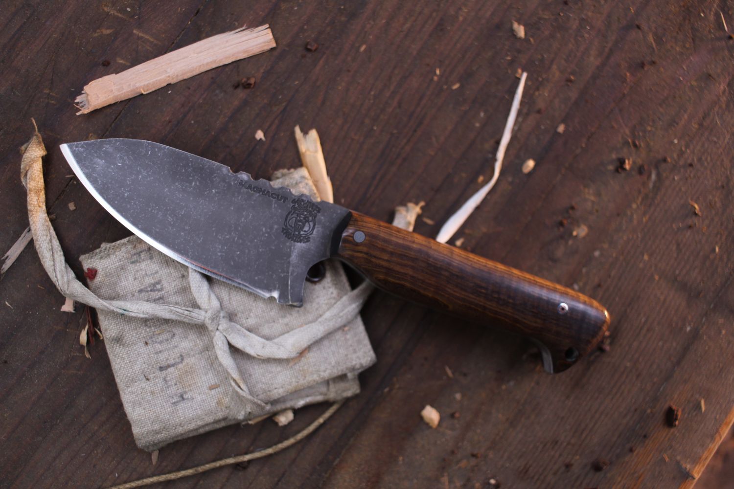 Carnivore Tactical Small Skinner 3.25&quot; Fixed Blade / Australian Ironbark / Acidwashed Magnacut