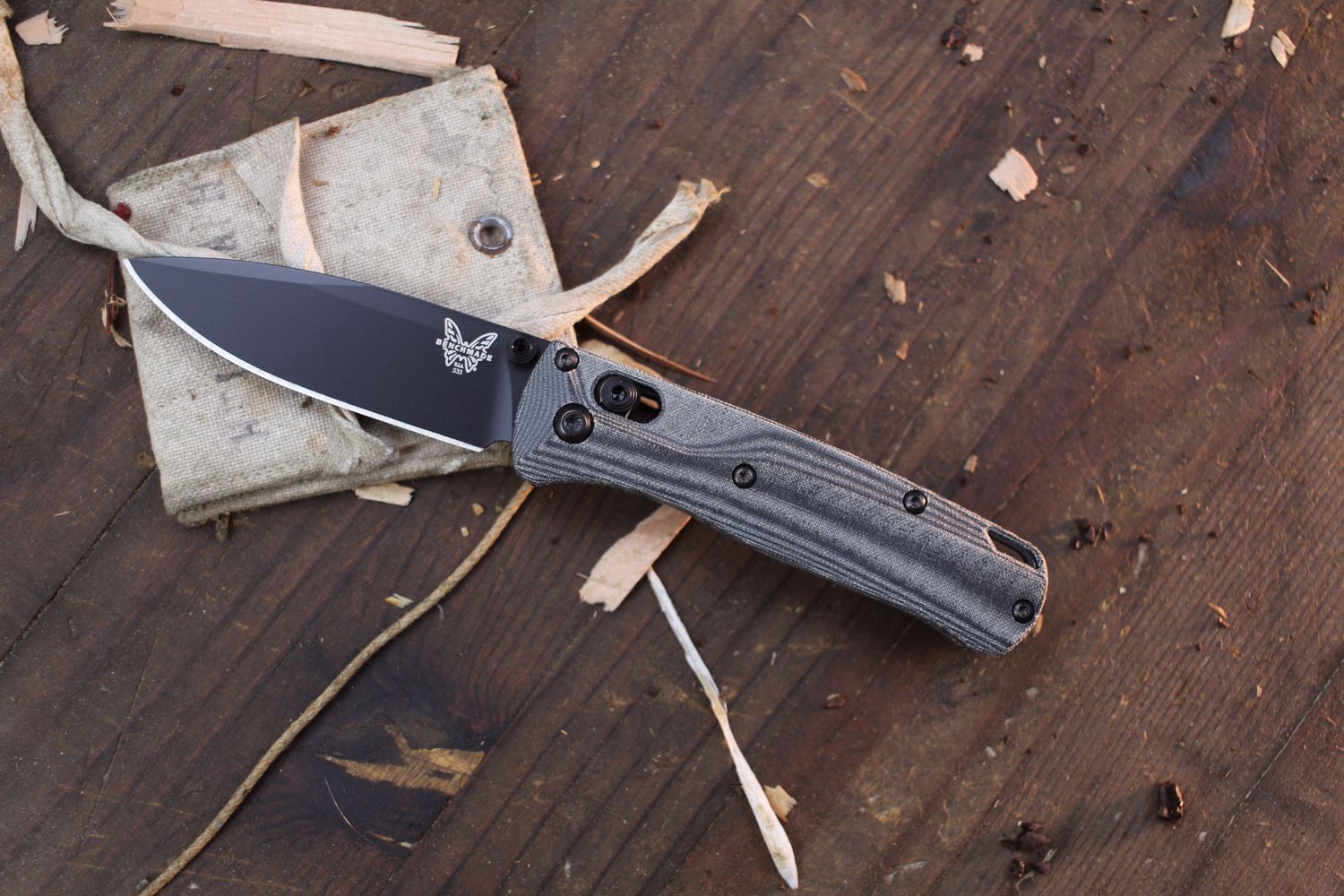 Benchmade Mini Bugout 2.82&quot; AXIS Lock Knife / Flytanium Cross Fade Black Lined Micarta / Black S30V