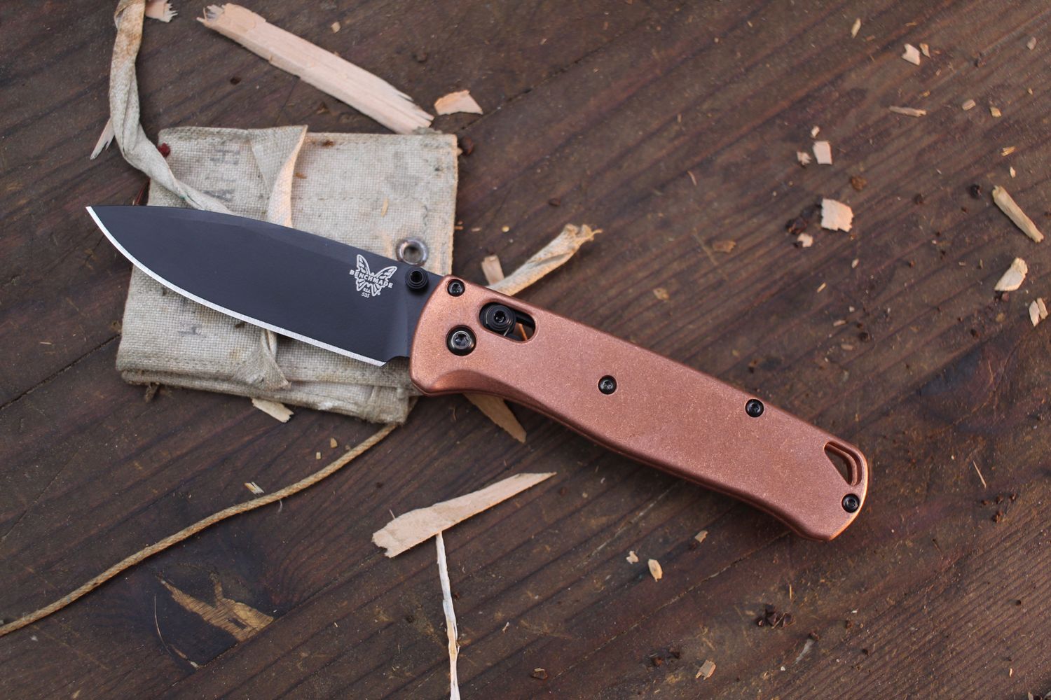 Benchmade Bugout 3.24&quot; AXIS Lock Knife / Flytanium Stonewashed Copper / Black S30V