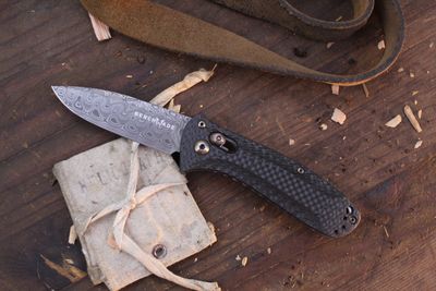 Benchmade Gold Class Mini Presidio 2.97&quot; Auto Axis Lock Folder / Carbon Fiber / Hakkapella Damasteel ( Pre Owned )