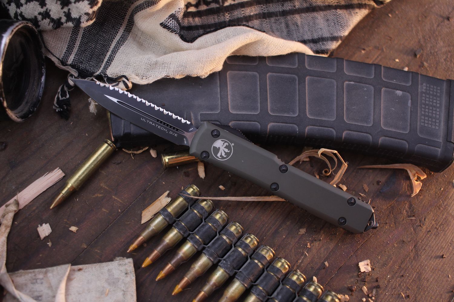 Microtech Ultratech D/E 3.4&quot; OTF Auto / OD Green Aluminum / Black Fully Serrated 204P ( Pre Owned )