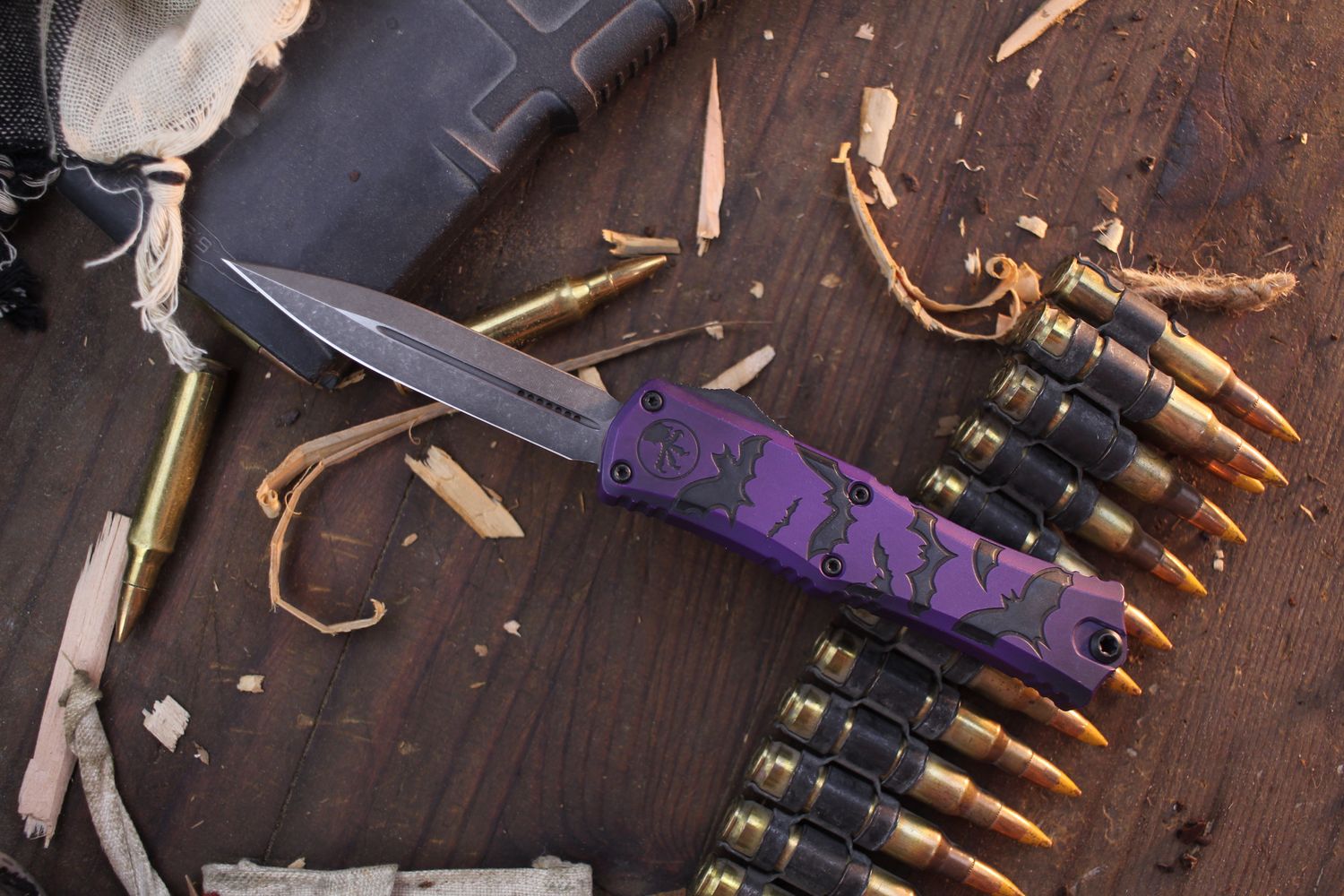 Microtech Signature Series Hera II Mini D/E 3&quot; OTF AUTO / Bats Deep Engraved Aluminum / Apocalyptic M390MK