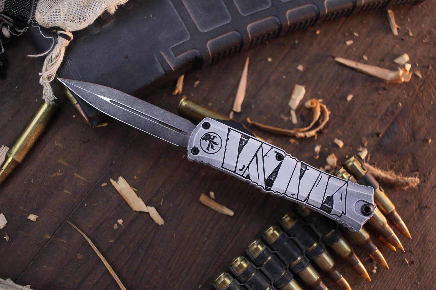 Microtech Signature Series Hera II Mini D/E 3&quot; OTF AUTO / Mummy Deep Engraved Aluminum / Apocalyptic M390MK
