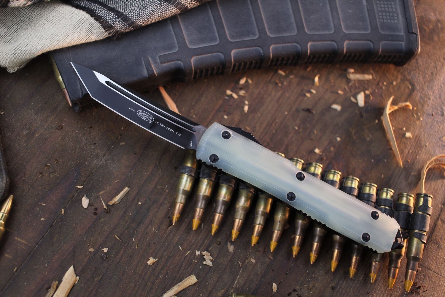 Microtech Signature Series Ultratech T/E 3.46&quot; Automatic OTF / Jade G-10 &amp; Black Aluminum / Black ( Pre Owned )