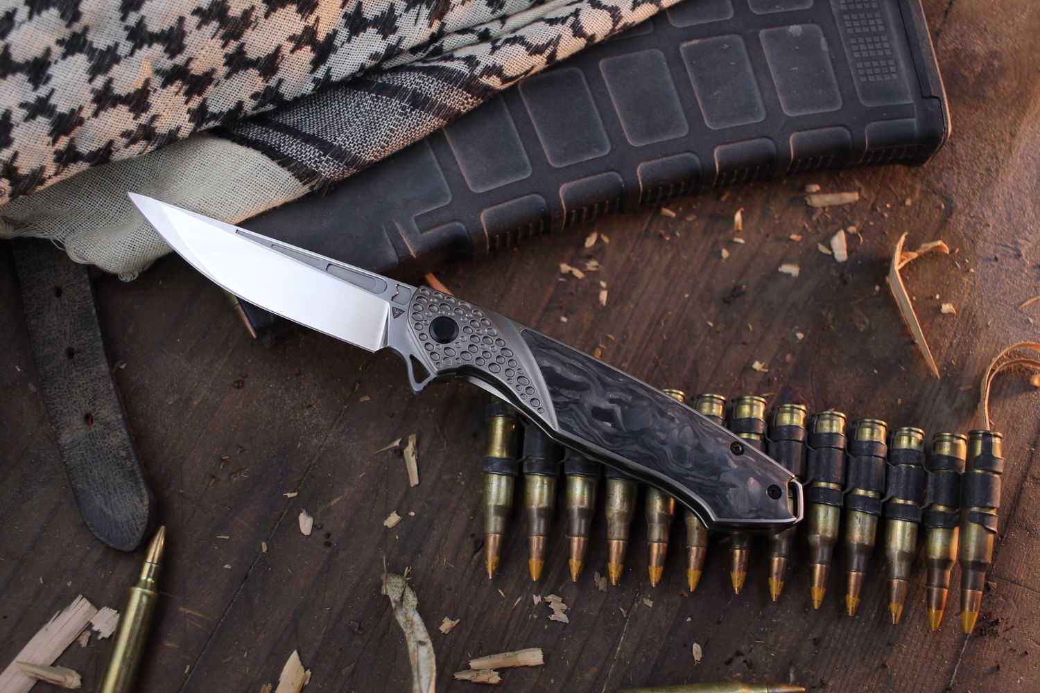 Tuya Knives Kingsman V2 3.62&quot; Framelock Flipper / Carbon Fiber &amp; Titanium / Satin M390 ( Pre Owned )