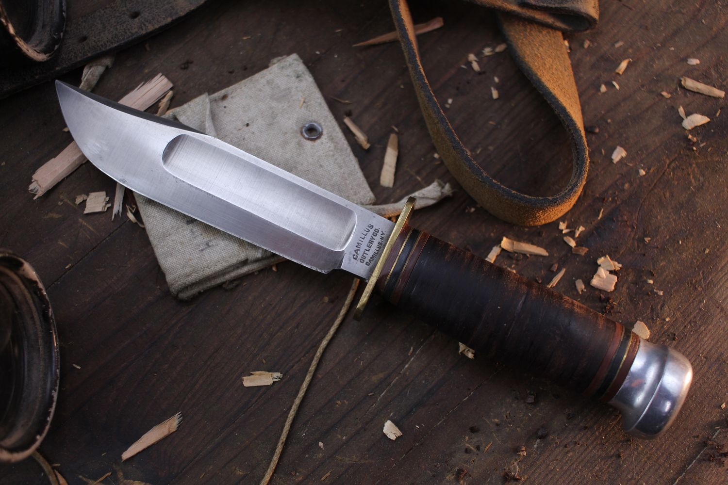 Camillus Vintage Model 5679 L39 AAF Survival 5&quot; Fixed Blade / Stacked Leather / Satin 1095 ( Pre Owned )