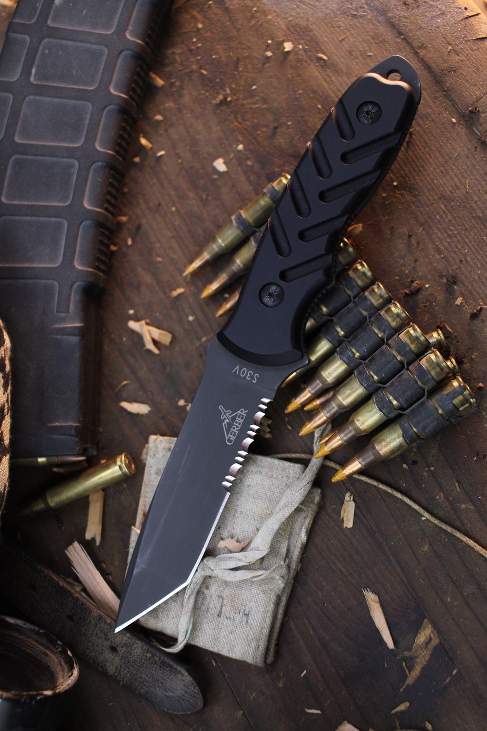 Gerber Yari II 4.25&quot; Fixed Blade / Black Aluminum / Black Serrated S30V