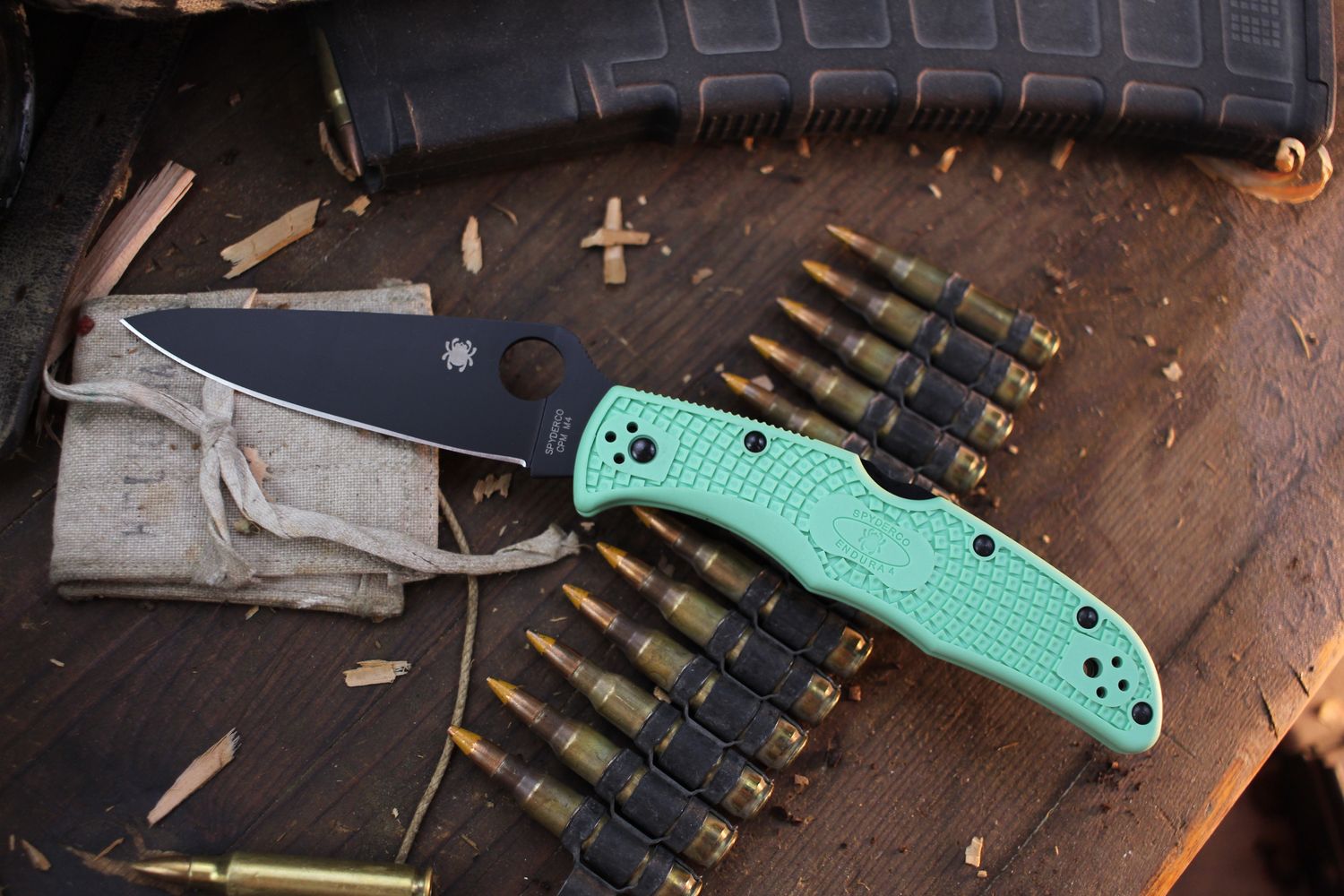 Spyderco Endura 3.8&quot; Lockback Folder / Mint Green FRN / Black M4 ( Pre Owned )