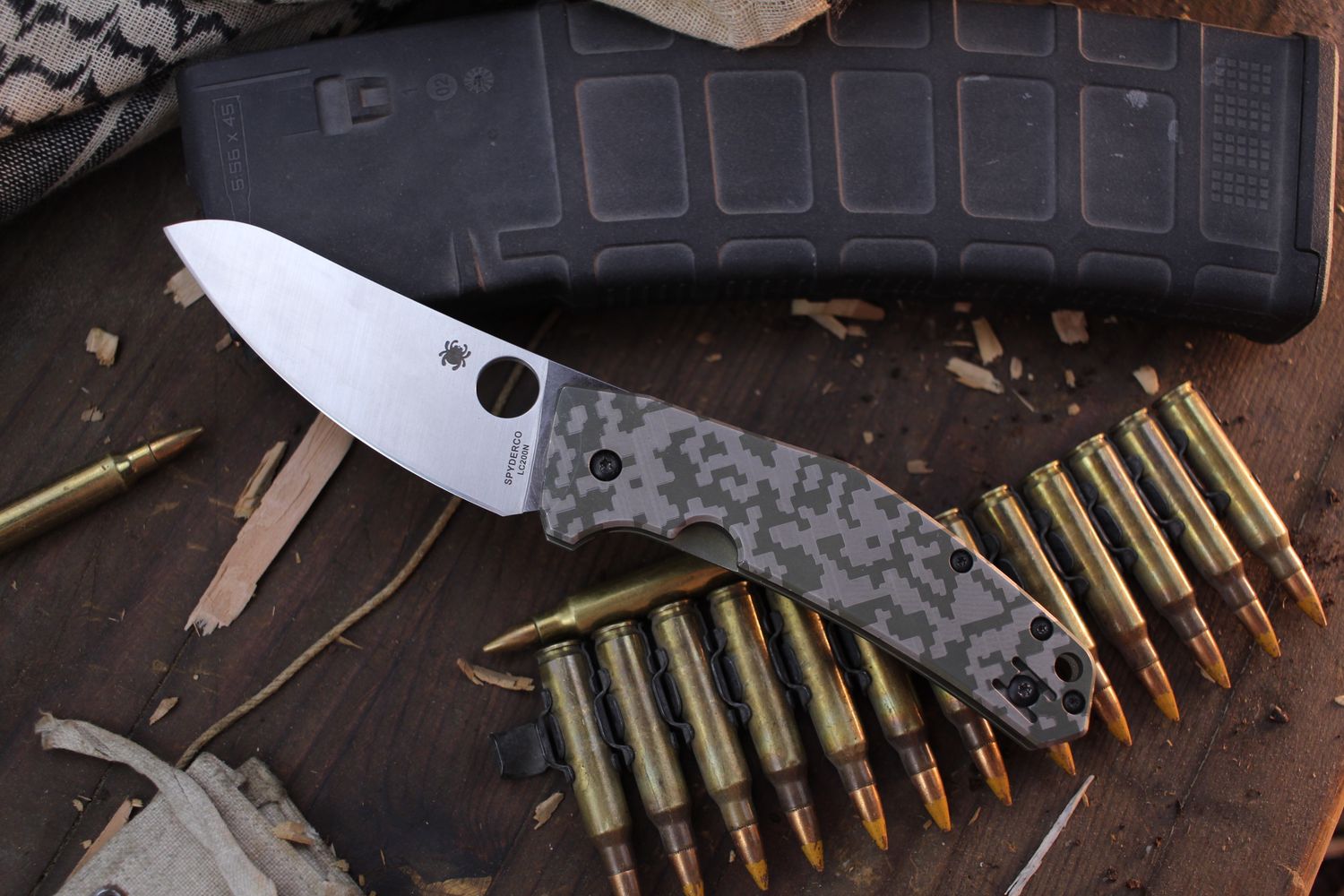 Spyderco SpydieChef 3.3&quot; Frame Lock Folder / Green Digi-Camo Titanium / Satin LC200N ( Pre Owned )