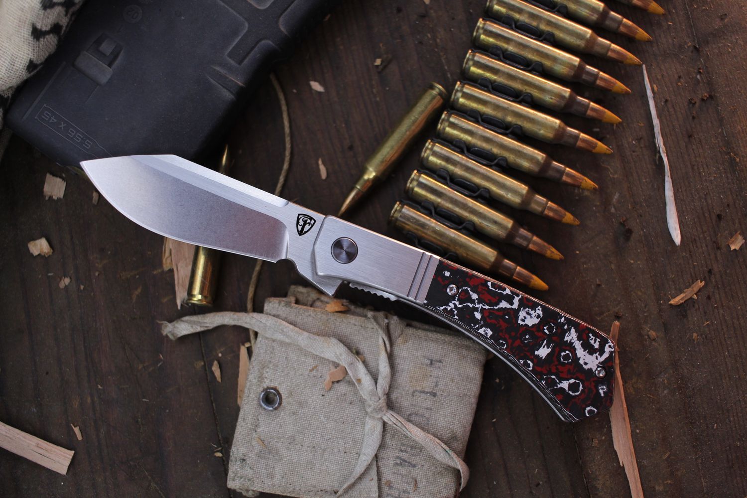 Finch Knives Stray Dog 3.25&quot; Linerlock Flipper / Fat Carbon Fiber Snow Fire / Satin N690