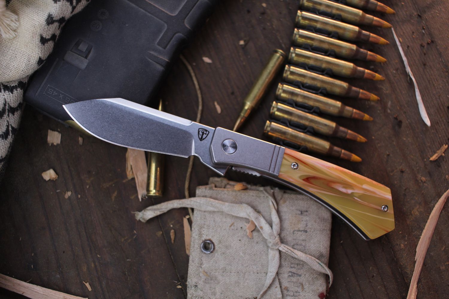 Finch Knives Stray Dog 3.25&quot; Linerlock Flipper / Cream Soda Resin / Satin N690
