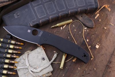 Spyderco Bodacious 3.6&quot; Compression Lock Folder / Black G-10 / Black S30V ( Pre Owned )