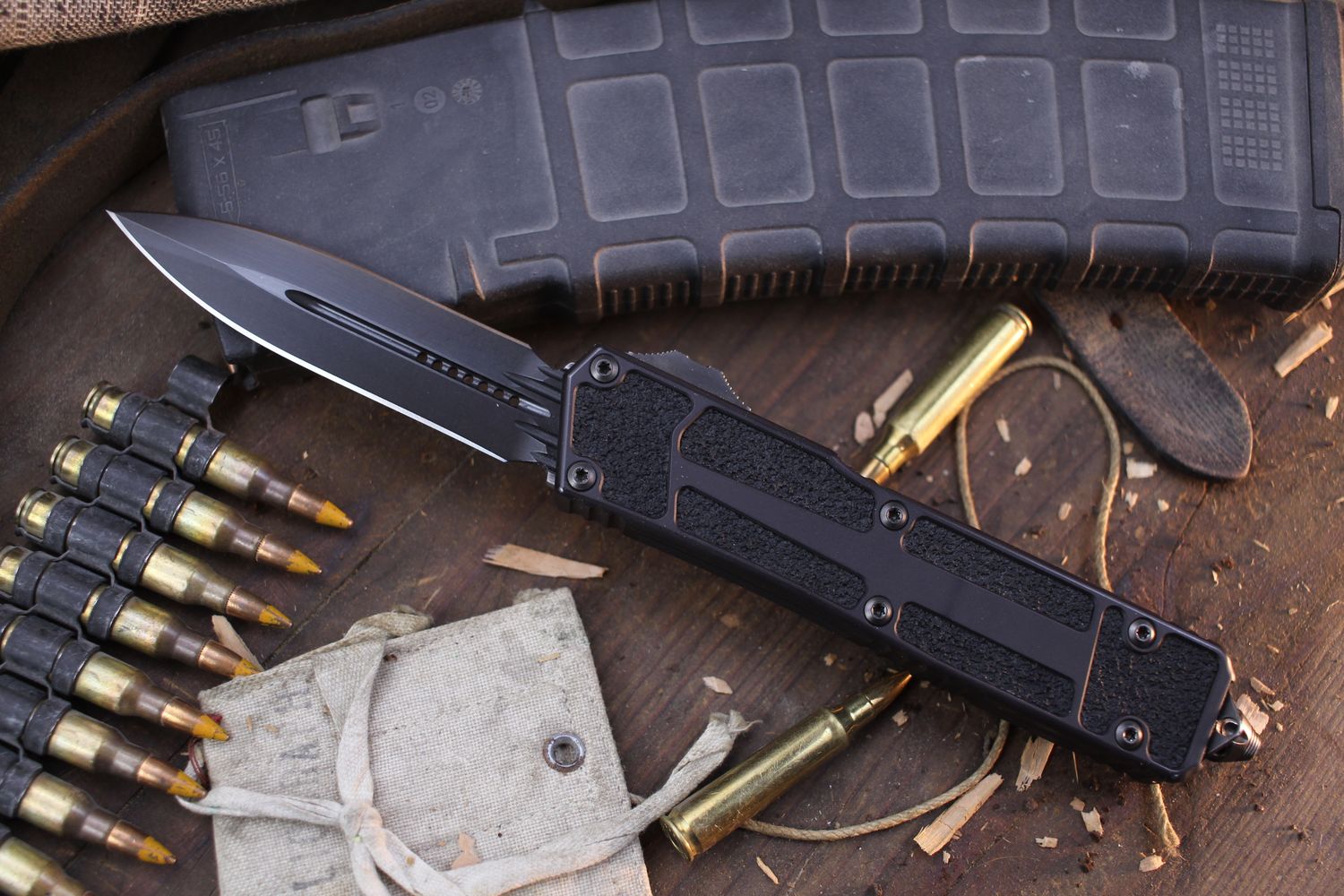 Microtech Signature Series Scarab II Shadow 3.95&quot; Automatic OTF / Black Aluminum / Black Premium Steel ( Pre Owned )