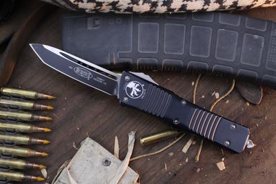 Microtech Combat Troodon T/E 3.8&quot; OTF AUTO / Black Aluminum / Two Tone ( Pre Owned )