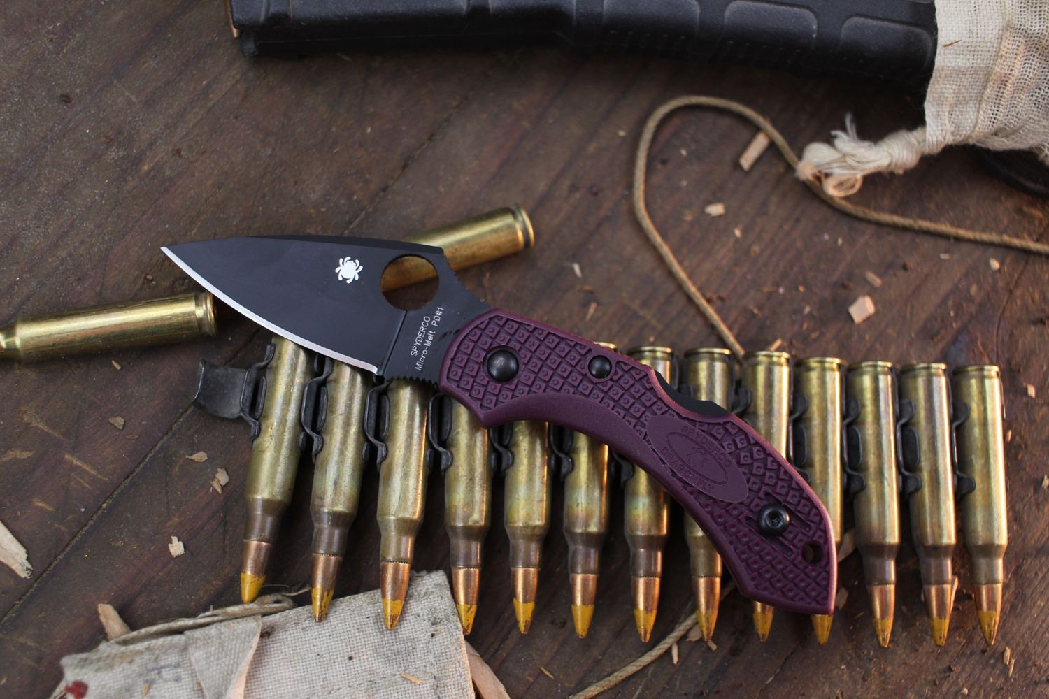 Spyderco Dragonfly 2 2.25&quot; Lockback Folder / Burgundy FRN / Black PD1 Micro-Melt ( Pre Owned )
