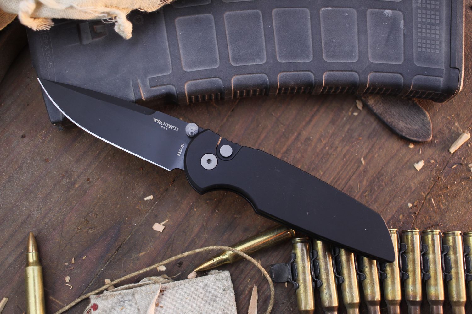 Pro-Tech TR-3 Integrity 3.5&quot; Button Lock Folder / Black Aluminum / DLC S35VN 