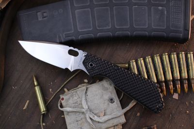 Strider SNG 3.5" Framelock Folder / Gunner Grip Black G-10 &amp; Flamed Titanium / Satin PSF27 ( Pre Owned )